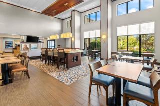 Hampton Inn & Suites Philadelphia/Bensalem - 4