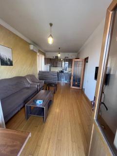Apartment in Glendale Hills, City Centre - 2