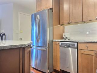 Bearitime Lodge - Pool, Gym, Hot Tub, Location! - 1