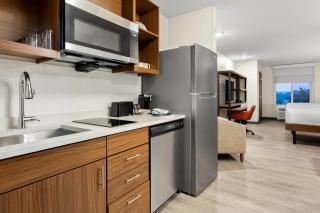 Everhome Suites Salem - 3