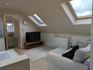 Private Annexe Near Town Centre, Sleeps 4, Free Parking - 0