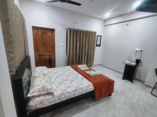 DUDI's Stay - Hill View - 7
