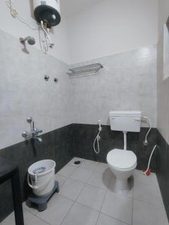 DUDI's Stay - Hill View - 3