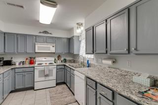 Beautiful 3 Bedroom- free parking 2M to Broadway - 8