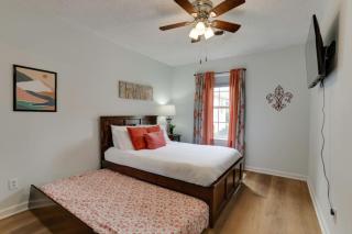 Beautiful 3 Bedroom- free parking 2M to Broadway - 5