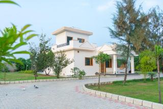 Luxury Farmhouse l Private Pool & Peaceful Stay - 5