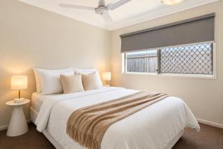 Bright Family Retreat - Quiet Caboolture Stay - Holiday Home - 3