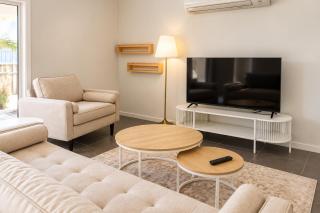 Bright Family Retreat - Quiet Caboolture Stay - Holiday Home - 5