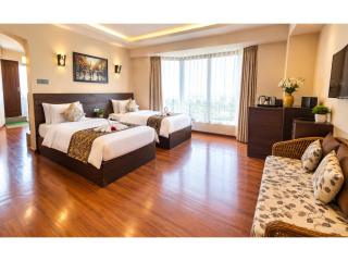 Hotel O-Live Branch Darjeeling - Premium Hill Retreat with Spacious Rooms & Accommodation & Modern Comforts with Himalayan Views - 8