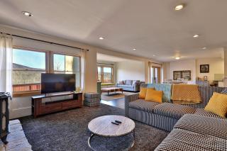 Beartopia- Hot Tub, Views, 2 Primary Suites! - 6