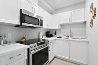 4-Bedroom Family Retreat Near the Falls BBQ & Parking Included - 7