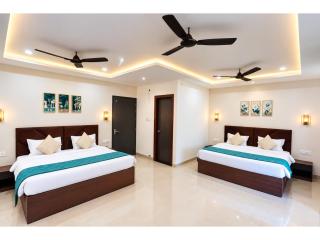 The Comfort Stay Inn Ayodhya - Luxury Family Retreat with Elegant Spacious Rooms, Modern Amenities, Complimentary Wi-Fi & Premium Hospitality Near Shri Ram Janmabhoomi - 2