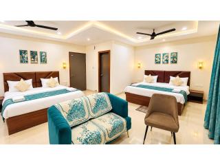 The Comfort Stay Inn Ayodhya - Luxury Family Retreat with Elegant Spacious Rooms, Modern Amenities, Complimentary Wi-Fi & Premium Hospitality Near Shri Ram Janmabhoomi - 3