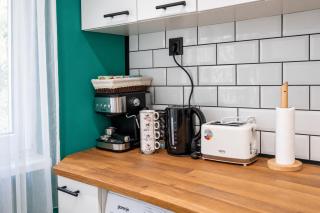 1 Min Walk to Main Street & 2BDR & Free Parking - 4