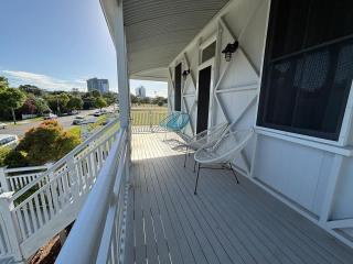 Private beautiful house. 1 bed/bath OR 2 bed/bath - 1