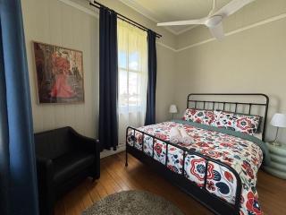 Private beautiful house. 1 bed/bath OR 2 bed/bath - 3