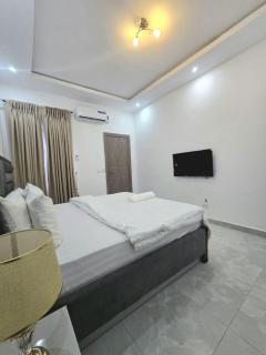 Water front 2 bedroom Maisonette - 8