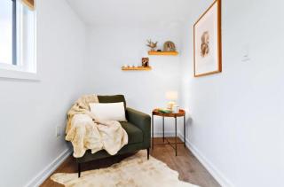 New & Cozy 2-Bedroom Suite Walk to the Falls Parking Included - 7