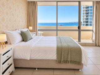 Ocean-View Stay in the Heart of Surfers Paradise - 5
