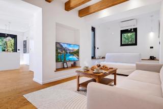 Green Zone Apartment With Terrace And Parking - Happy Rentals - 8