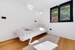 Green Zone Apartment With Terrace And Parking - Happy Rentals - 1