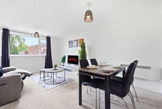 #221 The Knowle Haven - Solihull Stay-Sleeps 4 - 1