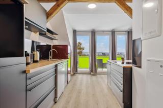 EasyStay Hof Apartment 130square metre Bahnof Zentral - 5
