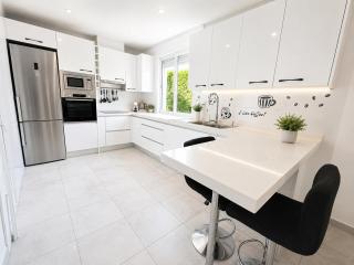 Luxury 5-Bedroom Villa at Cabo Roig Beach - 7