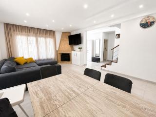 Luxury 5-Bedroom Villa at Cabo Roig Beach - 4