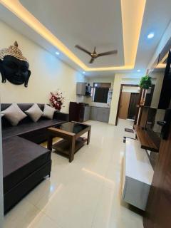 The Private Escape, Cozy - 3