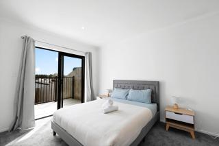 Brand New 3Bedrooms House in The Base Te Rapa - 3