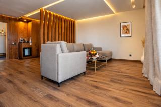 Longue vie Hotels - 1