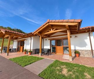 Apartamentos Turísticos El Collau - La Robellada de Onis - 0