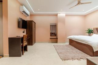 Pink Suite - 8