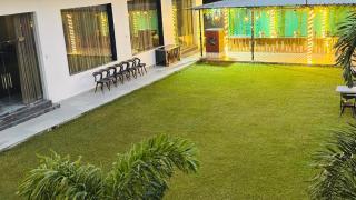 Zings Hotel And Restaurant - 6