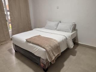 Luxe Stays Apartments - 4