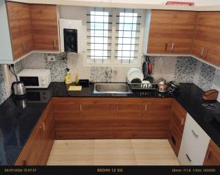 Elegant 4BR AC Villa Kochi Family & Wedding Stay - 1