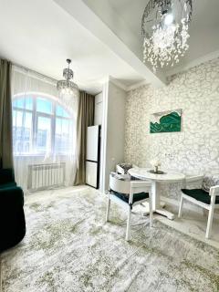 Apartment with view of the arch - 2