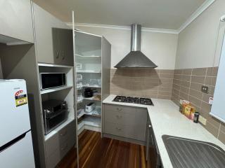 ConvenientSpaciousfreeParking3Bed2Bath - 9