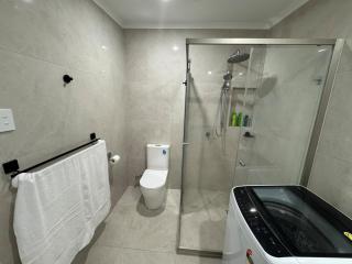 ConvenientSpaciousfreeParking3Bed2Bath - 1