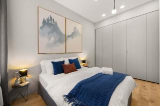 Moody Velvet Art Loft, Steps from Great Synagogue! - 8