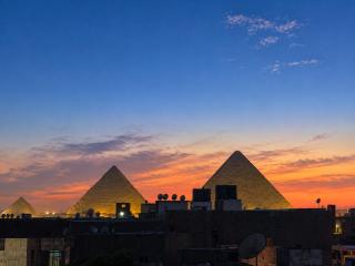 The 5 Inn 1 Rooftop Pyramids View - 0