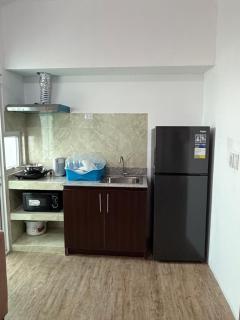 Lynn Sweet Condo - 2