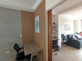 Modern Studio in Laureles 2 work desks Fast Wifi - 7