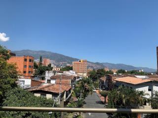 Modern Studio in Laureles 2 work desks Fast Wifi - 1