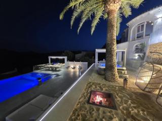 Villa Pura Vida with Infinity Pool Spa and Views - 9