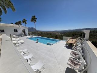 Villa Pura Vida with Infinity Pool Spa and Views - 2