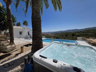 Villa Pura Vida with Infinity Pool Spa and Views - 1