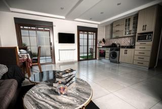 Beautiful 3-bedroom apartment with large private terrace - 5