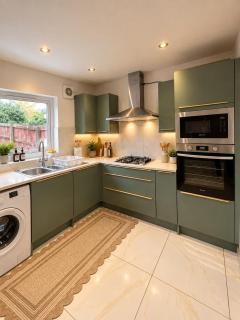 5 Bedroom House - 10 Beds - City Centre - Parking - 1
